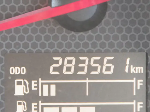 いすゞ フォワード 2RG-FRR90S2(2WD)の写真30