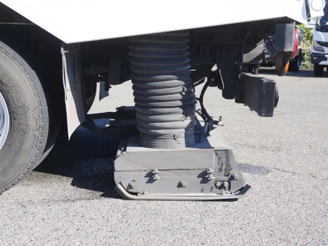 いすゞ エルフ TPG-NMR85N(2WD)の写真12