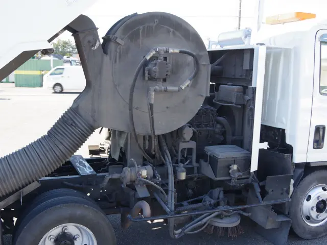 いすゞ エルフ TPG-NMR85N(2WD)の写真15