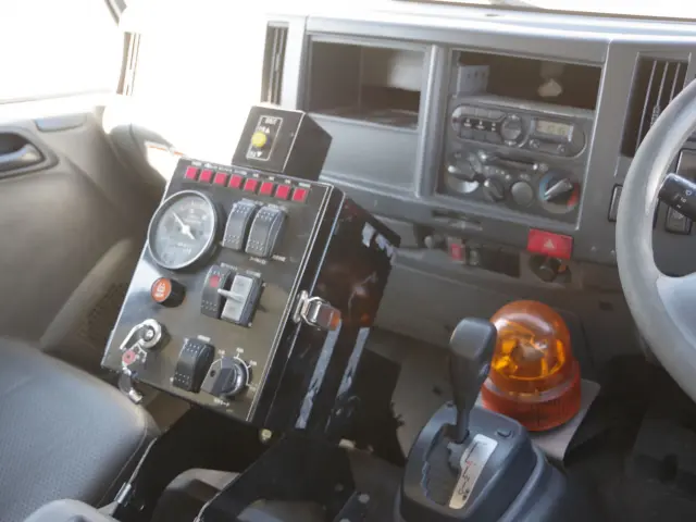 いすゞ エルフ TPG-NMR85N(2WD)の写真30