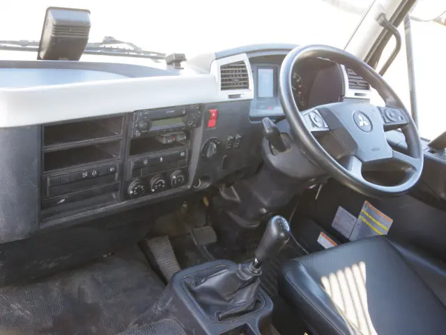 三菱 ファイター 2KG-FK72F(2WD)の写真26