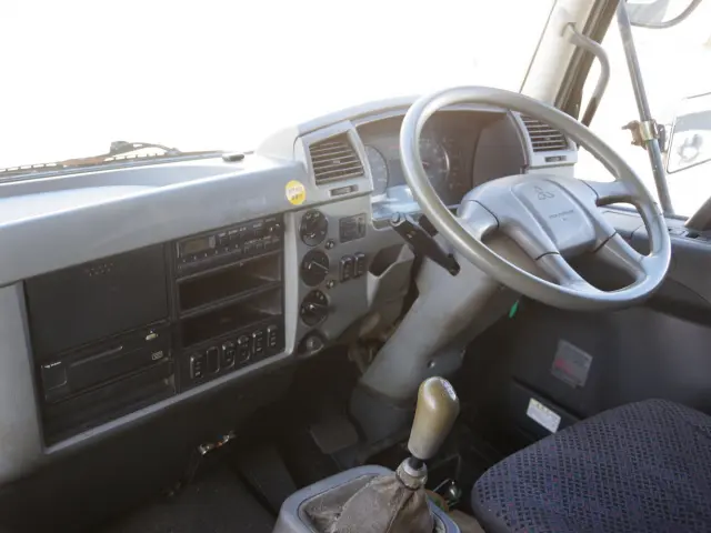 三菱 ファイター PJ-FK62FZ(2WD)の写真28