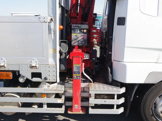 三菱 ファイター QKG-FK62FZ(2WD)の写真11