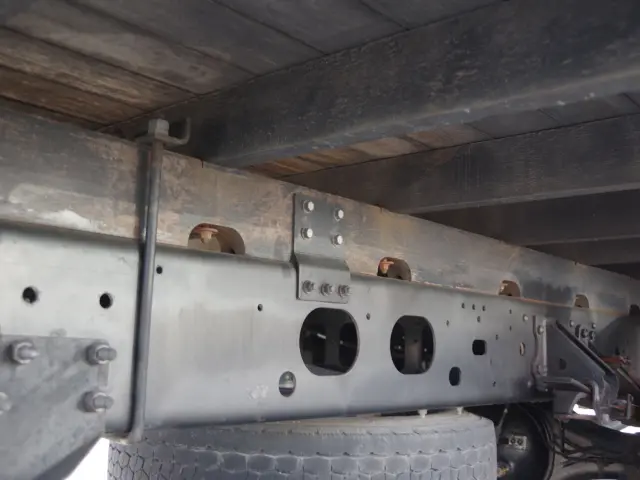 いすゞ フォワード TKG-FRR90S2(2WD)の写真9