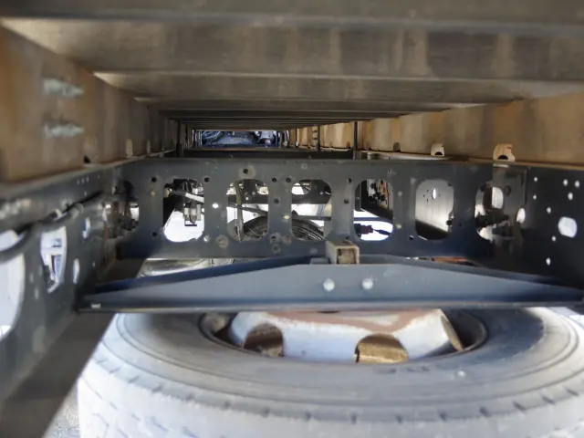 いすゞ フォワード TKG-FRR90S2(2WD)の写真10