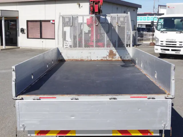 いすゞ エルフ 2RG-NPR88YN(2WD)の写真5