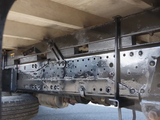 いすゞ エルフ 2RG-NPR88YN(2WD)の写真7