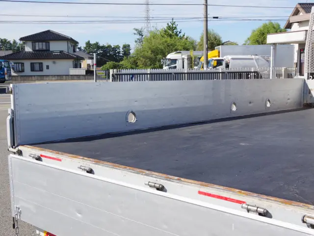 いすゞ エルフ 2RG-NPR88YN(2WD)の写真18