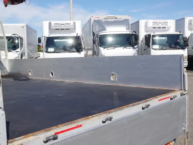 いすゞ エルフ 2RG-NPR88YN(2WD)の写真19