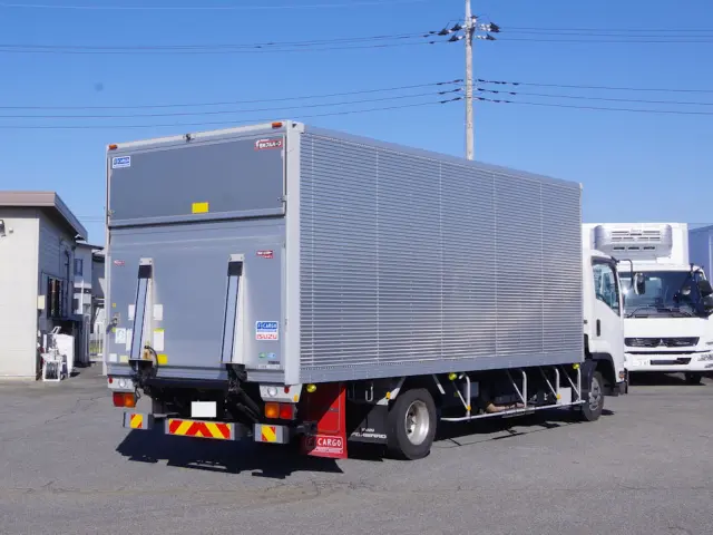 いすゞ フォワード 2RG-FRR90S2(2WD)の写真4