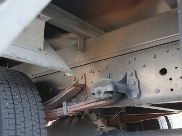 いすゞ フォワード 2RG-FRR90S2(2WD)の写真6