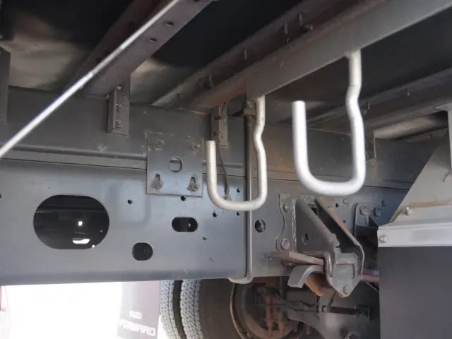 いすゞ フォワード 2RG-FRR90S2(2WD)の写真7