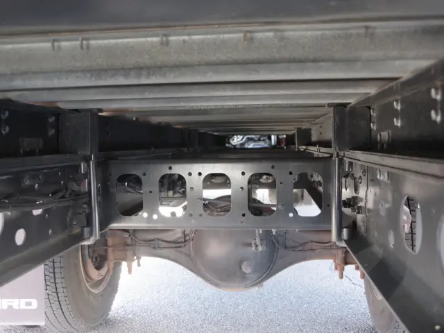 いすゞ フォワード 2RG-FRR90S2(2WD)の写真9