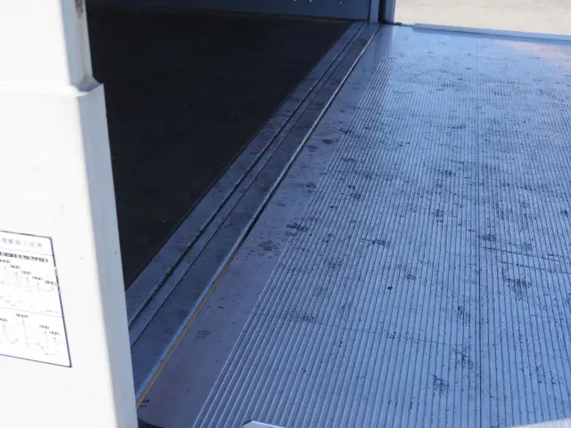 いすゞ フォワード 2RG-FRR90S2(2WD)の写真13