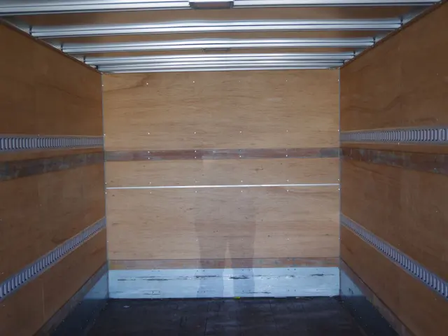 いすゞ フォワード 2RG-FRR90S2(2WD)の写真14