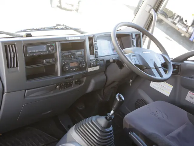 いすゞ フォワード 2RG-FRR90S2(2WD)の写真29