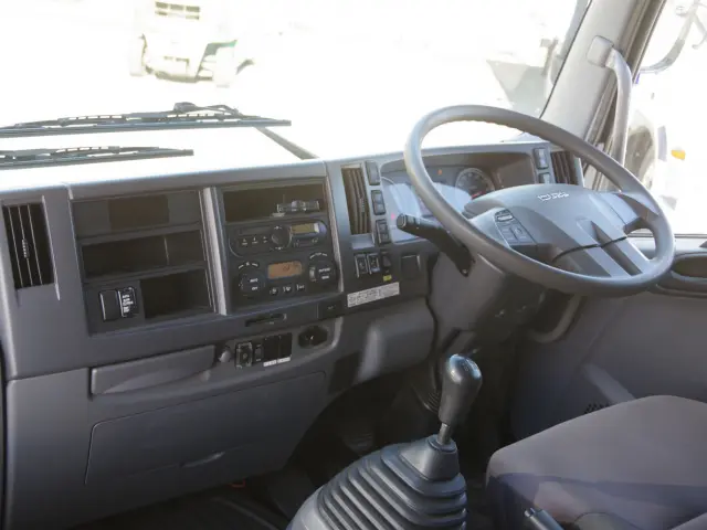 いすゞ フォワード TKG-FRR90S2(2WD)の写真26