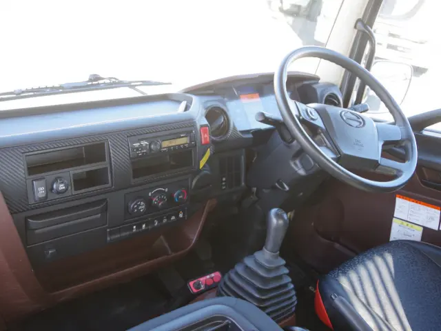 日野 レンジャー 2KG-FC2ABA(2WD)の写真27