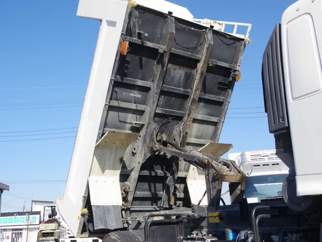 日野 レンジャー LKG-FE7JEAA(2WD)の写真10