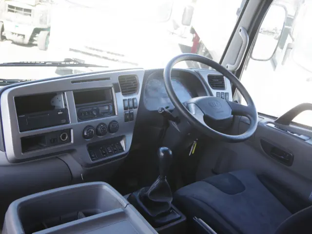 UD コンドル TKG-MK38C(2WD)の写真34