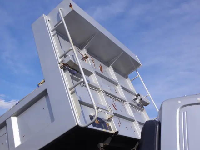 三菱 ファイター QKG-FK62FZ(2WD)の写真11