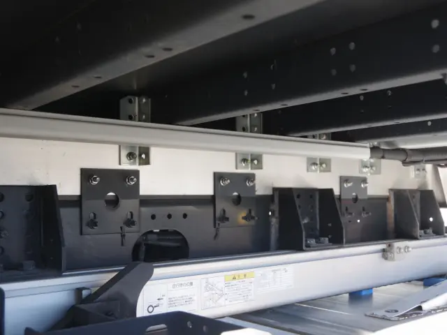 いすゞ フォワード 2RG-FRR90T2(2WD)の写真6