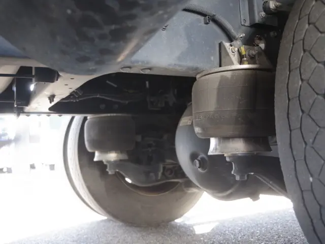 いすゞ フォワード 2RG-FRR90T2(2WD)の写真10