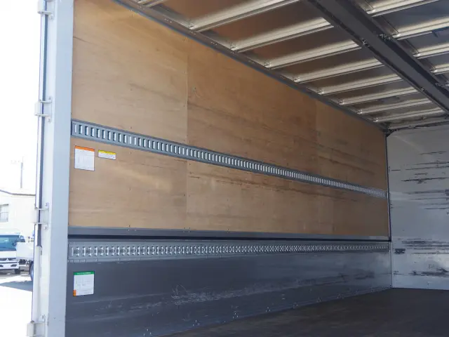 いすゞ フォワード 2RG-FRR90T2(2WD)の写真16