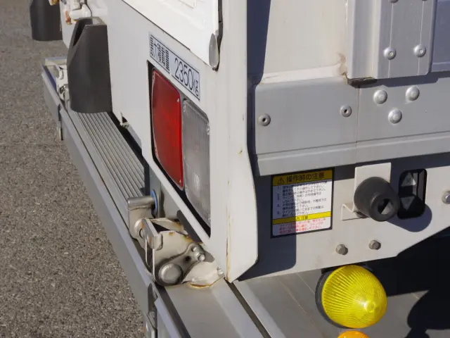 いすゞ フォワード 2RG-FRR90T2(2WD)の写真23