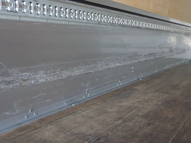 いすゞ フォワード 2RG-FRR90T2(2WD)の写真24