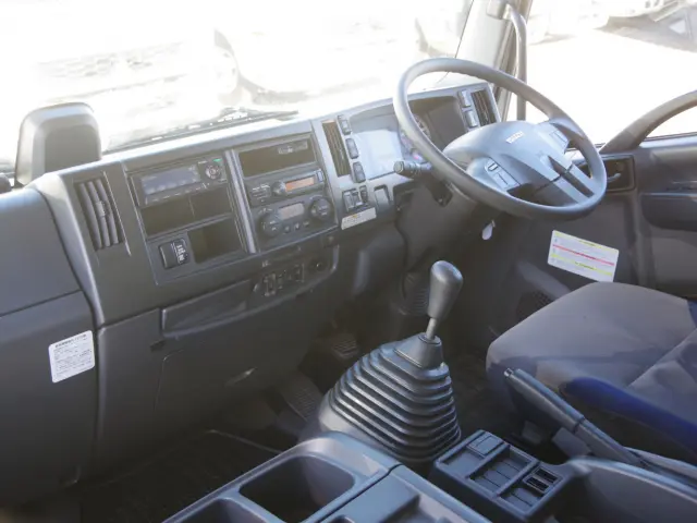 いすゞ フォワード 2RG-FRR90T2(2WD)の写真31
