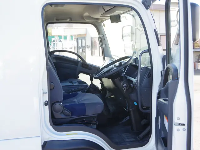 いすゞ フォワード 2RG-FRR90T2(2WD)の写真33