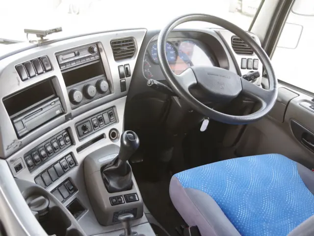 UD クオン ADG-CD4ZL(6x2)の写真33