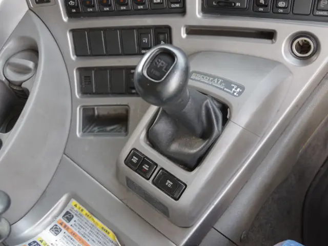 UD クオン ADG-CD4ZL(6x2)の写真34