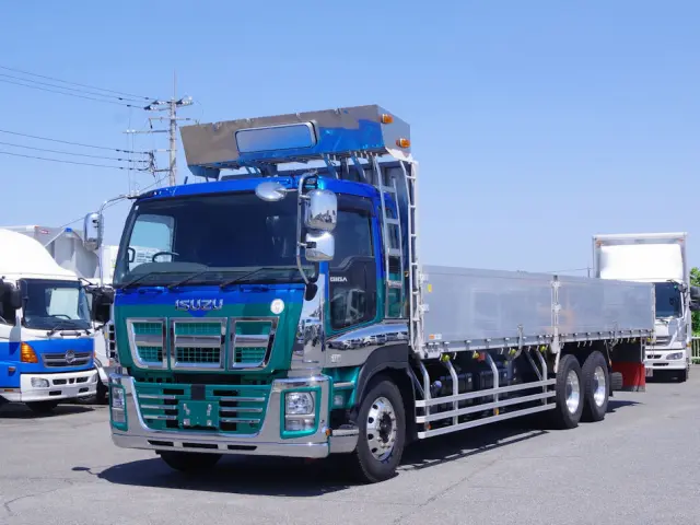いすゞ ギガ QKG-CYY77A(8x4)の写真1
