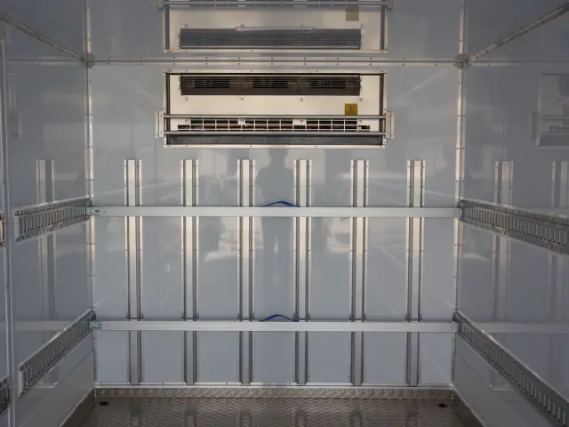 三菱 ファイター 2KG-FK65F(2WD)の写真10