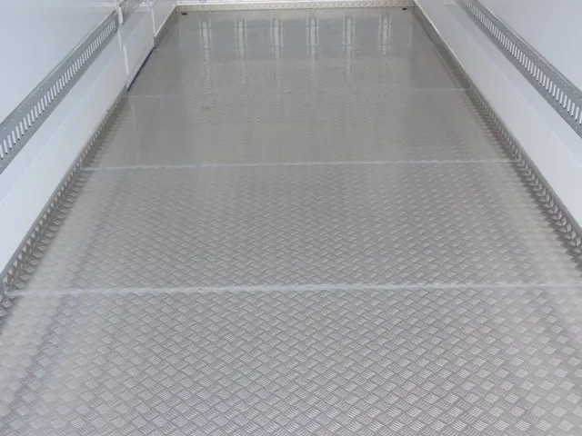 三菱 ファイター 2KG-FK65F(2WD)の写真11