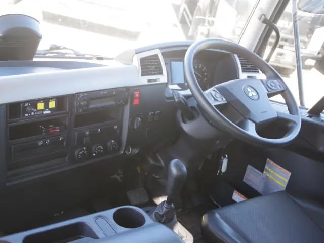 三菱 ファイター 2KG-FK62F(2WD)の写真27