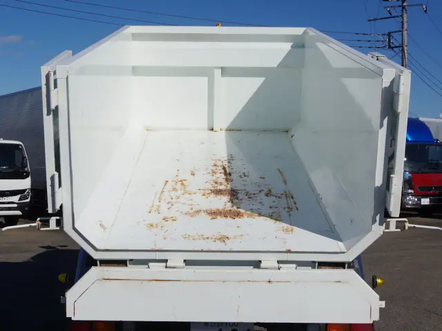 三菱 ファイター 2KG-FK62FY(2WD)の写真5