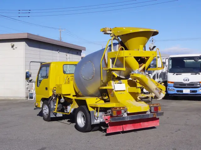 いすゞ エルフ TKG-NKR85N(2WD)の写真3