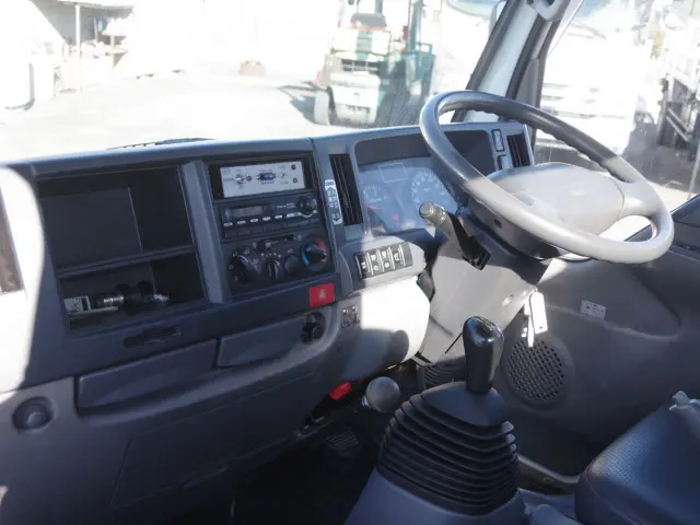 いすゞ エルフ TKG-NKR85N(2WD)の写真28