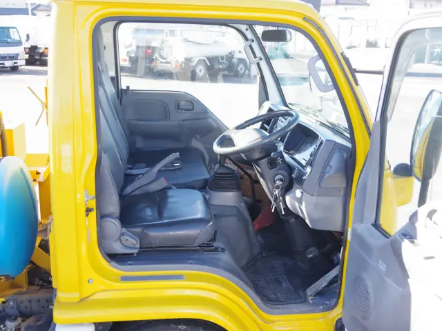 いすゞ エルフ TKG-NKR85N(2WD)の写真29