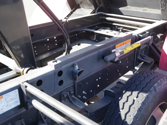 いすゞ フォワード 2RG-FRR90S2(2WD)の写真6