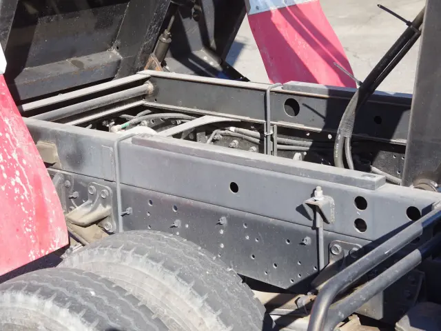 いすゞ フォワード 2RG-FRR90S2(2WD)の写真7