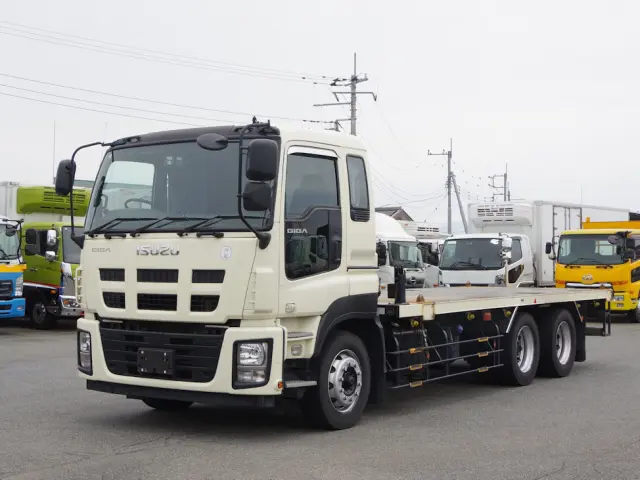 いすゞ ギガ QKG-CYM77AM(6x2)の写真1