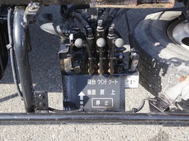 いすゞ エルフ KR-NPR72PAV(2WD)の写真18