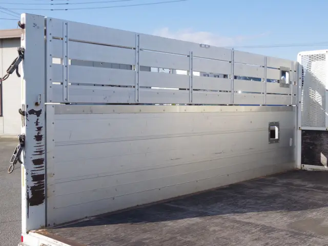 いすゞ エルフ TKG-NJR85A(2WD)の写真11