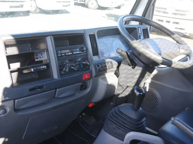 いすゞ エルフ TKG-NJR85A(2WD)の写真27