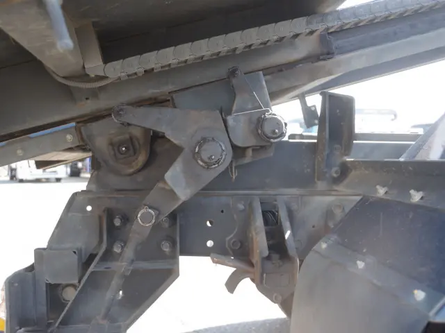 いすゞ フォワード TKG-FRR90S2(2WD)の写真8