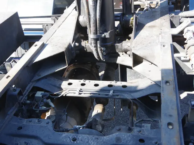 いすゞ フォワード TKG-FRR90S2(2WD)の写真9